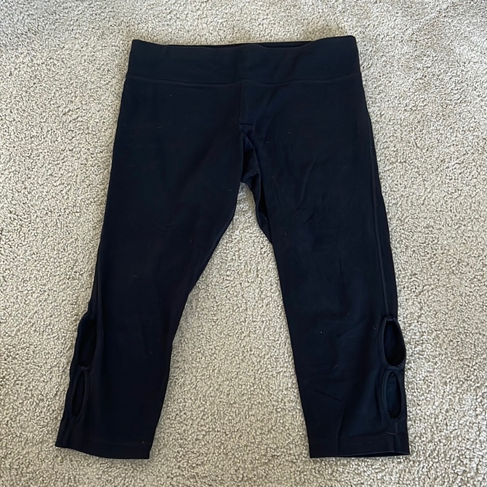 Soma Sport yoga keyhole legging capris